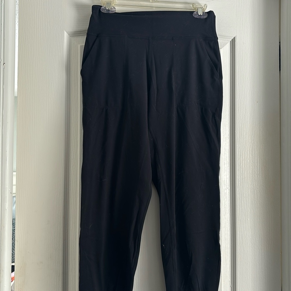 Lululemon size 8 joggers